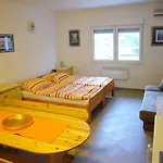 Apartamento Family Friendly With A Swimming Pool Jadranovo, Crikvenica - 13593 Jadranovo