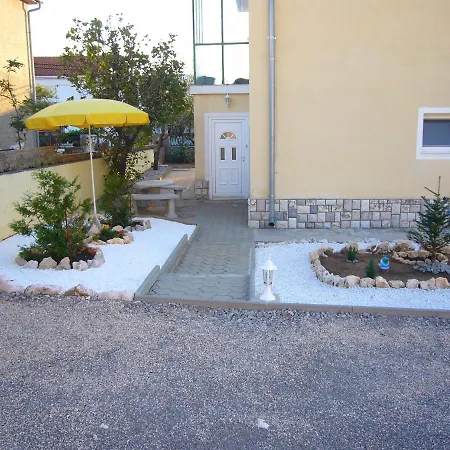 アパート Family Friendly With A Swimming Pool Jadranovo, Crikvenica - 13593 ヤドラニヴォ