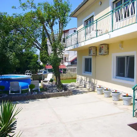 Family Friendly With A Swimming Pool Jadranovo, Crikvenica - 13593 アパート