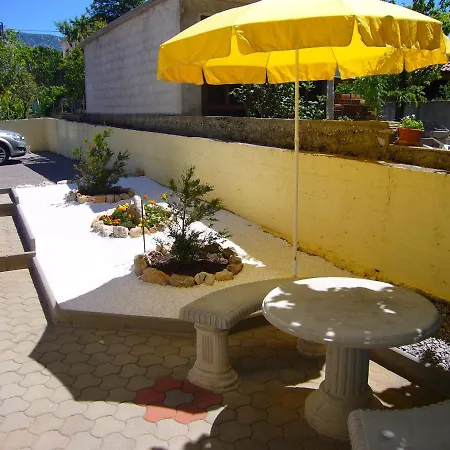 Family Friendly With A Swimming Pool Jadranovo, Crikvenica - 13593 יאדראנובו
