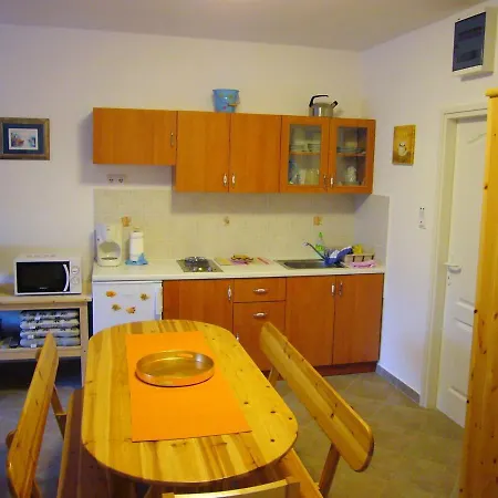 Family Friendly With A Swimming Pool Jadranovo, Crikvenica - 13593 ヤドラニヴォ